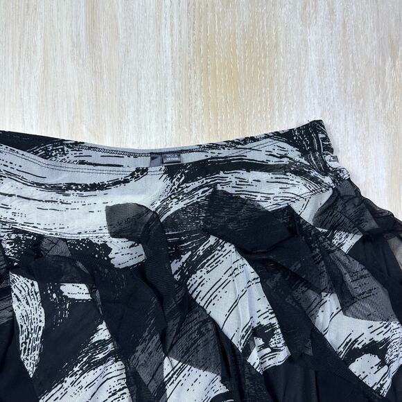 Ethyl Black Ivory Mesh Ruffle Abstract Monochrome Swirl Graphic Pattern Skirt 6 - Picture 2 of 12